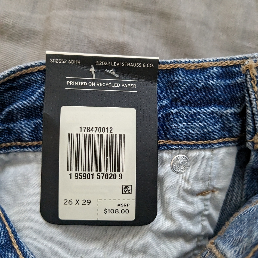 Levi's High Loose Taper Jeans - Picture 10 of 10
